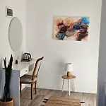 Kugu מלון *
