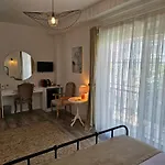 Kugu Hotel *