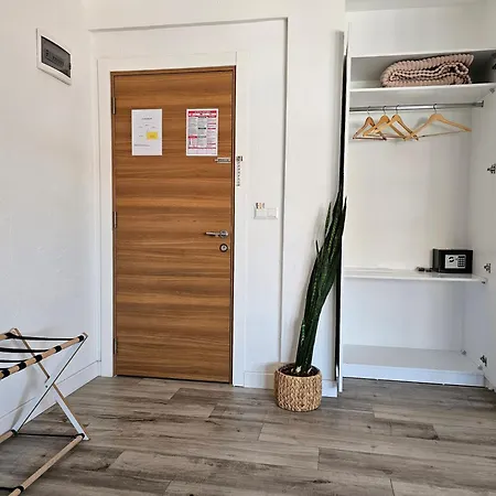 Kuğu Otel *