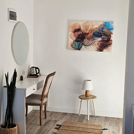 Kuğu Otel *